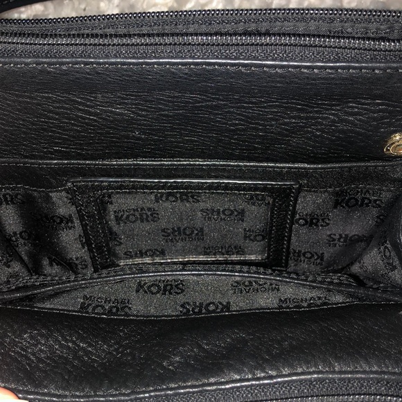 Michael Kors cross body purse - Picture 2 of 4